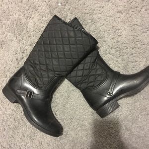 Black rain boots